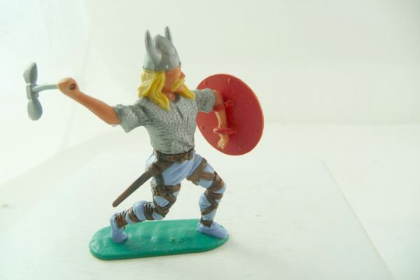 Timpo Toys Viking on foot with battleaxe, rotes (original) shield