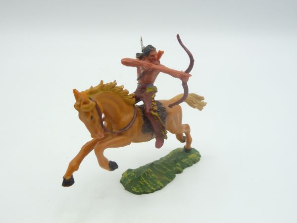 Elastolin 4 cm Indian on horseback, bow at side, No. 6850 - very good condition