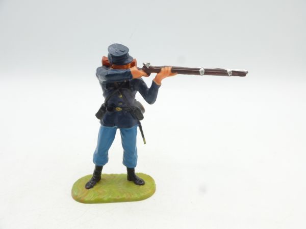 Elastolin 7 cm Northern States: soldier standing shooting, No. 9178
