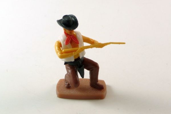 Plasty Cowboy crouching with rifle