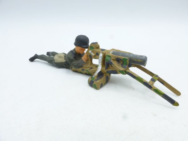 Soldat mit MG-Stellung (vermutlich Elastolin Replika)