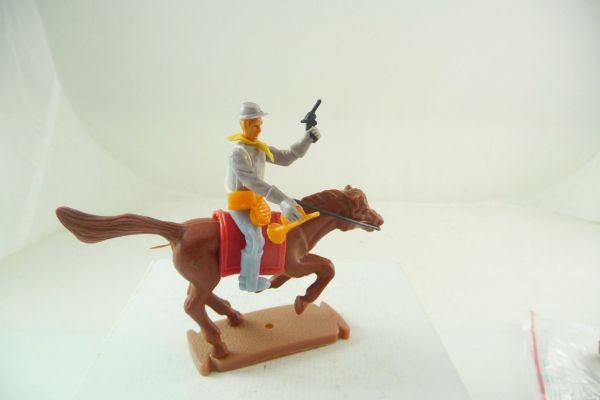 Plasty Confederate Army soldier riding with pistol + trumpet