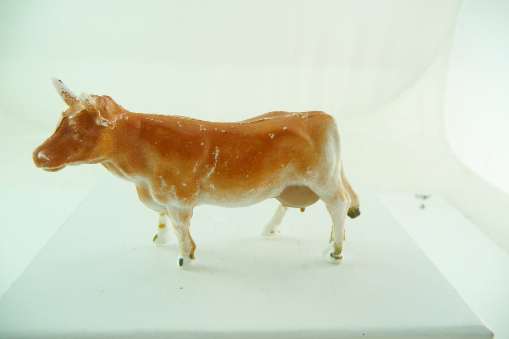 Handbemalte Kuh mit Kälbchen - Figuren