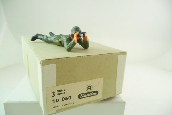 Elastolin 7 cm German Wehrmacht: Soldier lying with field glasses, No. 10050
