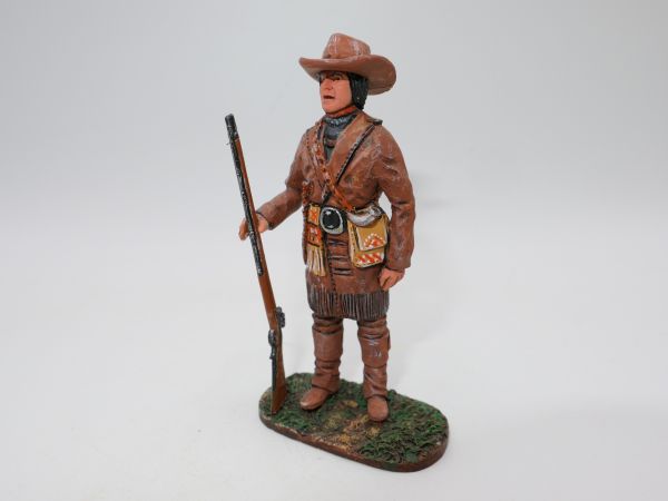 Germania 7 cm Trapper standing with rifle