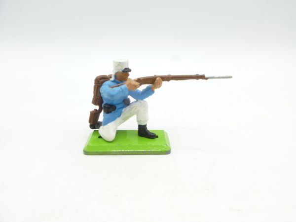 Britains Deetail Foreign legionnaire kneeling shooting (fixed arm)