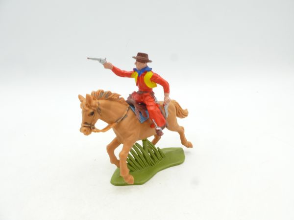 Britains Swoppets Cowboy riding with 2 pistols (1 shooting), made in HK