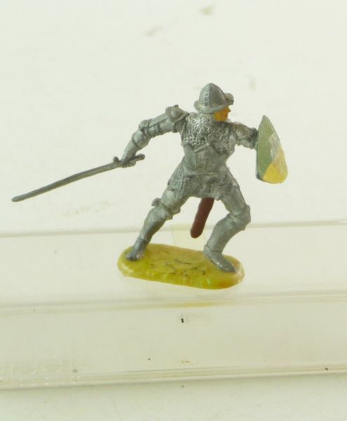 Elastolin 4 cm Knight defending, No. 8940 - very good condition
