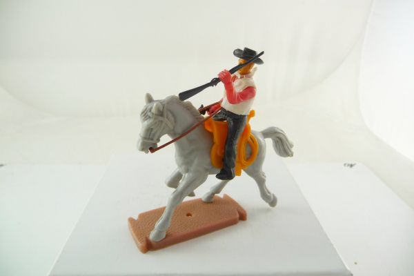 Plasty Cowboy riding with pistol + rifle - top condition