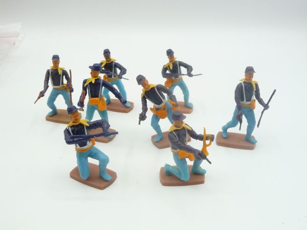 Plasty Great set of 8 Union Army soldiers standing - top condition