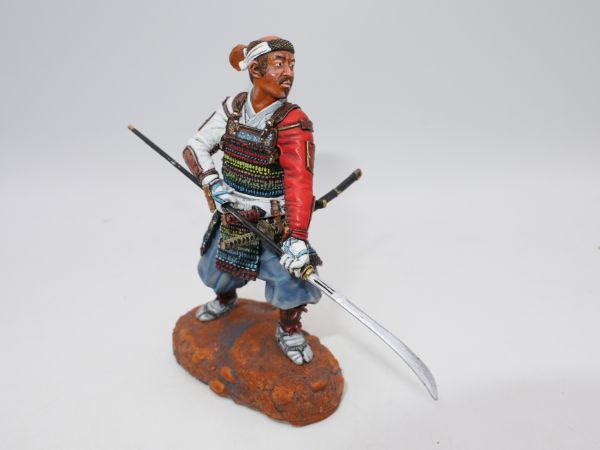 Samurai / warrior (resin) attacking, total height 10 cm