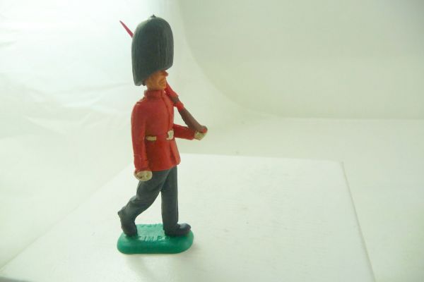 Timpo Toys Guardsman 1. version walking, rifle shouldered