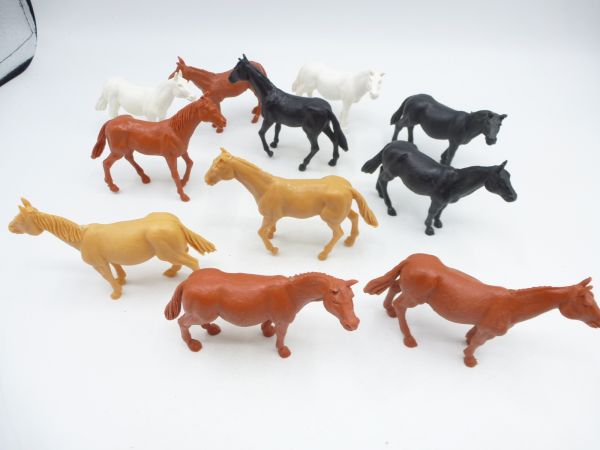 Timpo Toys 11 pasture horses