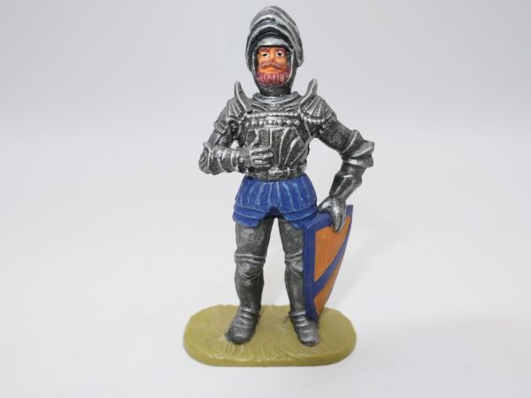 Knight standing with armour + shield - great 7 cm modification
