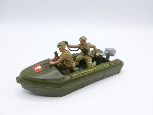 Britains Deetails Rubber dinghy with Englishmen (pins missing)