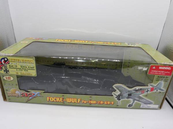 21st Century Toys Focke Wulf Fw-190 A-7/-8/-9 - orig. pack., built, not complete