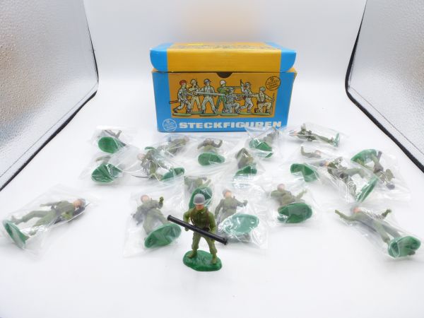 Elastolin 7 cm Trader's box with 18 WW soldiers (French)