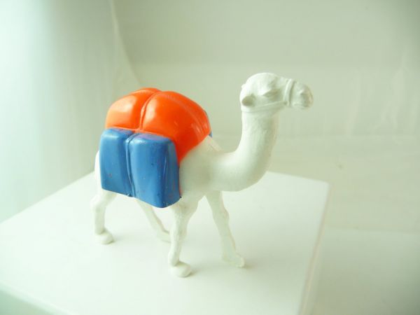 Reisler Camel with cargo