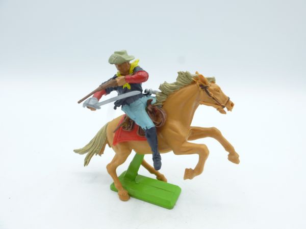 Britains Deetail Soldier 7th Cavalry on horseback with sabre + rifle
