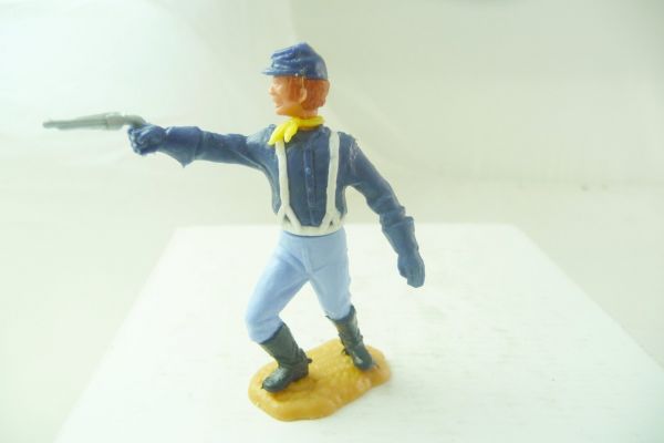 Timpo Toys Union Army soldier 3rd version standing, firing with pistol, red hair