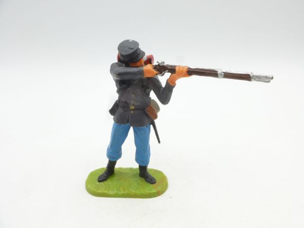 Elastolin 7 cm Northern States: Soldier standing shooting, No. 9178