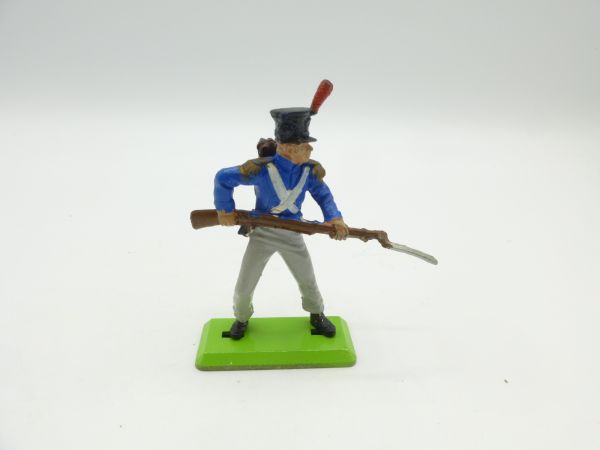 Britains Deetail Waterloo French soldier going forward with bayonet