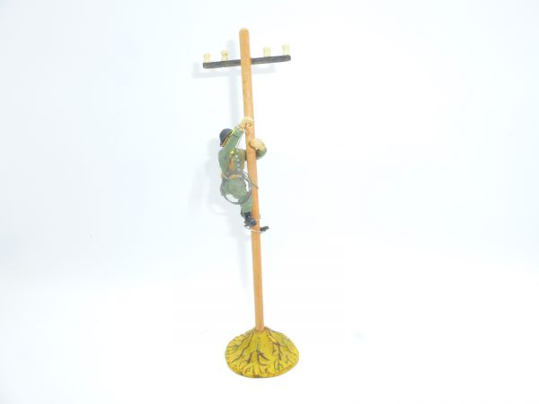 Elastolin Masse Soldier on telegraph pole - great small diorama, see photos