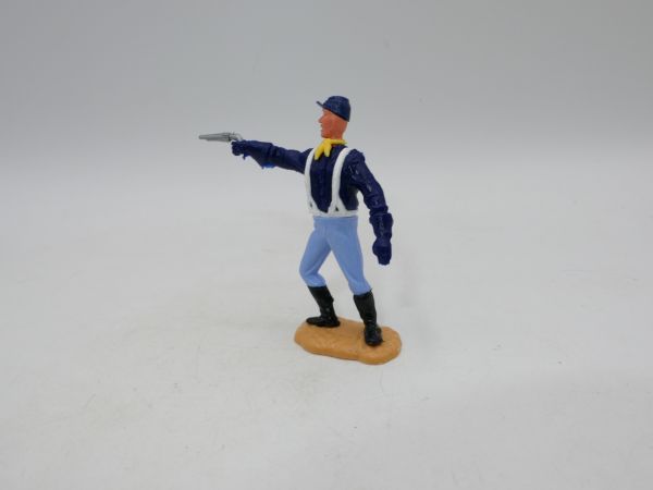 Timpo Toys Northerner 2nd version standing, shooting pistol