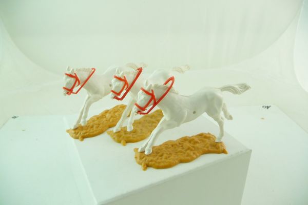 Timpo Toys 3 weiße Pferde, langlaufend mit rotem Zaumzeug