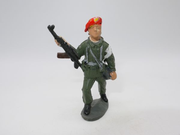 Soldat mit rotem Barett MG an der Hüfte (Kunststoff) - unbespielt, toller Umbau