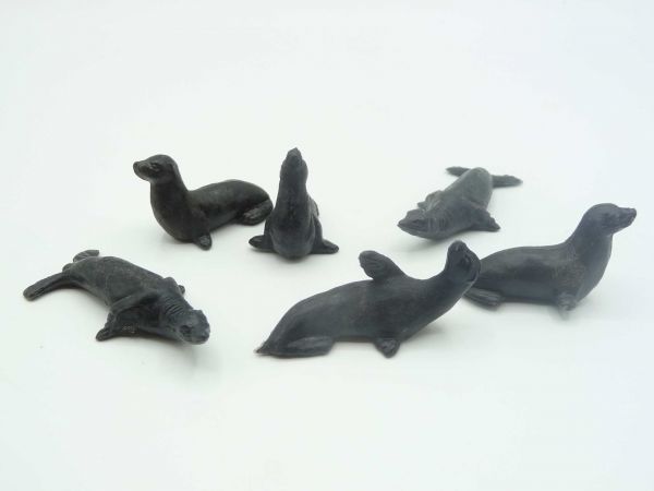 Heinerle Manurba Group of seals (6 animals)
