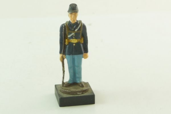 Civil War figure of metal; Union Army soldier, rifle at side