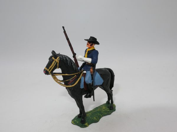 US-Kavallerist, Offizier auf stehendem Pferd mit Gewehr - schöner 4 cm Umbau
