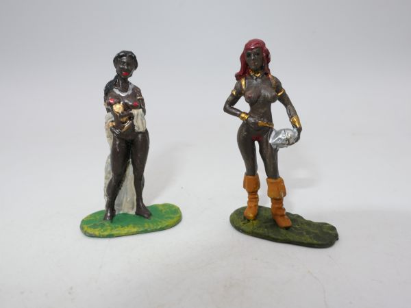 2 Frauenfiguren, Metall, Höhe ca. 4 cm
