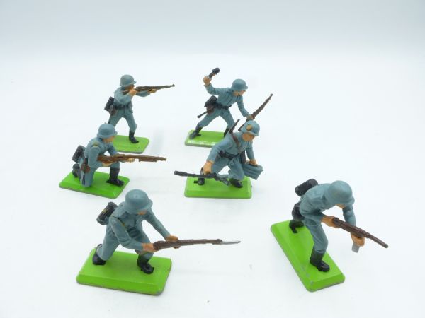 Britains Deetail Set of German soldiers 1st version (6 figures)