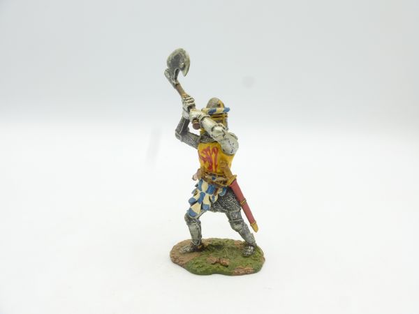 Knight lunging with large battle axe, 7 cm size