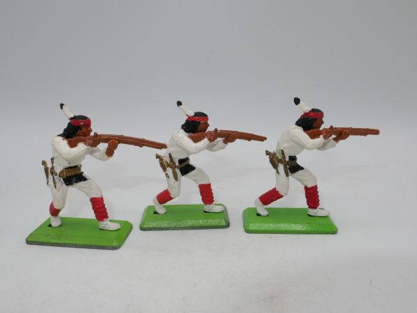 Britains Deetail 3 Apaches advancing, shooting rifle, white/red boots