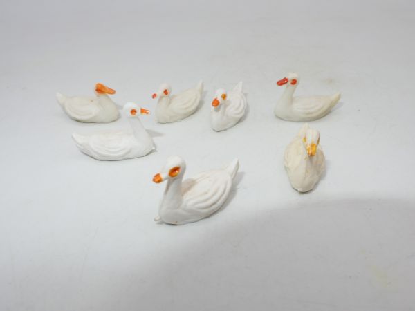 7 ducks, white (similar to Elastolin)
