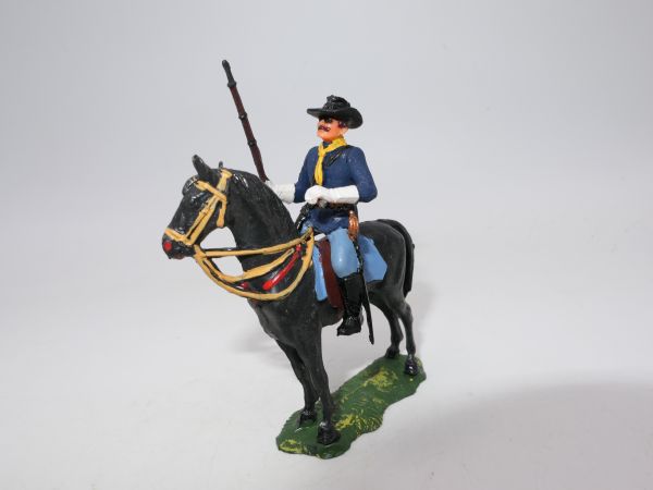 US-Kavallerist, Offizier auf stehendem Pferd mit Gewehr - schöner 4 cm Umbau