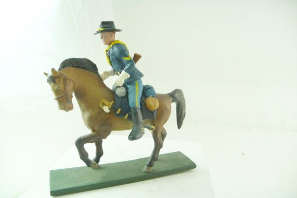 Mini-Forma 7th cavalry soldier riding, rifle slung on