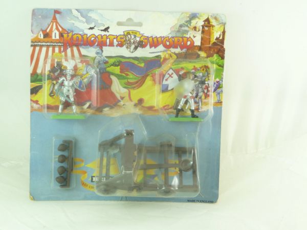 Britains Set "Knights of the Sword" No. 7785, 2 knights and slingshot