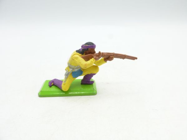 Britains Deetail Apache kneeling shooting, yellow/purple
