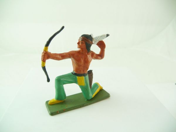 Starlux Indian kneeling with bow
