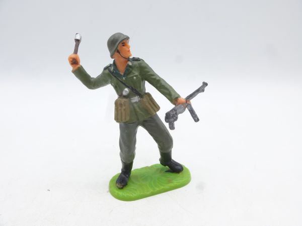 Elastolin 7 cm German Armed Forces 1939, rifleman standing, No. 10091
