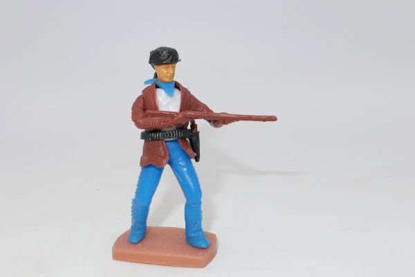 Plasty Trapper standing shooting rifle