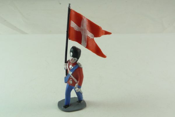 Reisler Guardsman with flag