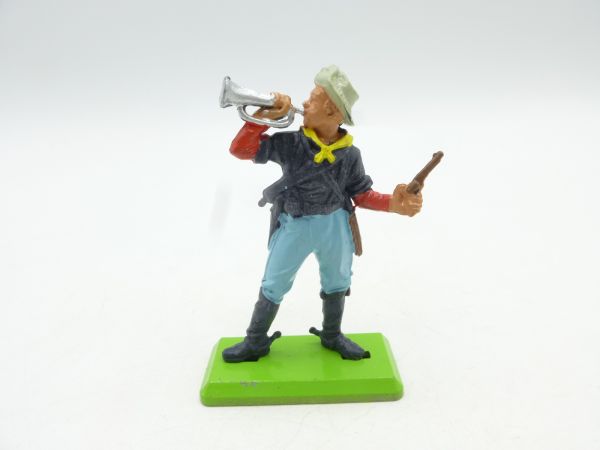 Britains Deetail 7th Cavalry soldier with trumpet + pistol