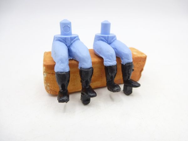 Timpo Toys 2 lower parts / legs for gun carriage