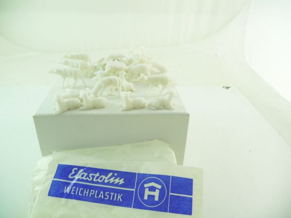 Elastolin Weichplastik 30 unpainted sheep in different positions - orig. packing