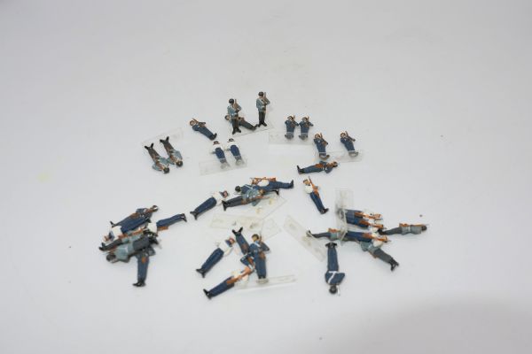 Roco Minitanks Huge amount navy + other soldiers - painted